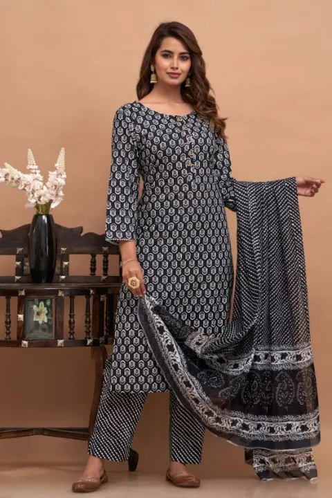 Women%20Pure%20Cotton%20Black%20Kurta%20Pant%20Dupatta%20Set%20Traditional%20Ethnic%20wear%20for%20all%20Occasion%20Casual%20Festive%20Party%20wear%20-%20Image%209