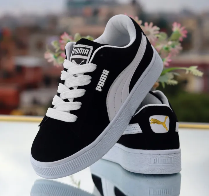 Classic%20Black%20&%20White%20Women%E2%80%99s%20Suede%20Sneakers%20%E2%80%93%20Timeless,%20Elegant%20&%20All-Day%20Comfort%20-%20Image%202