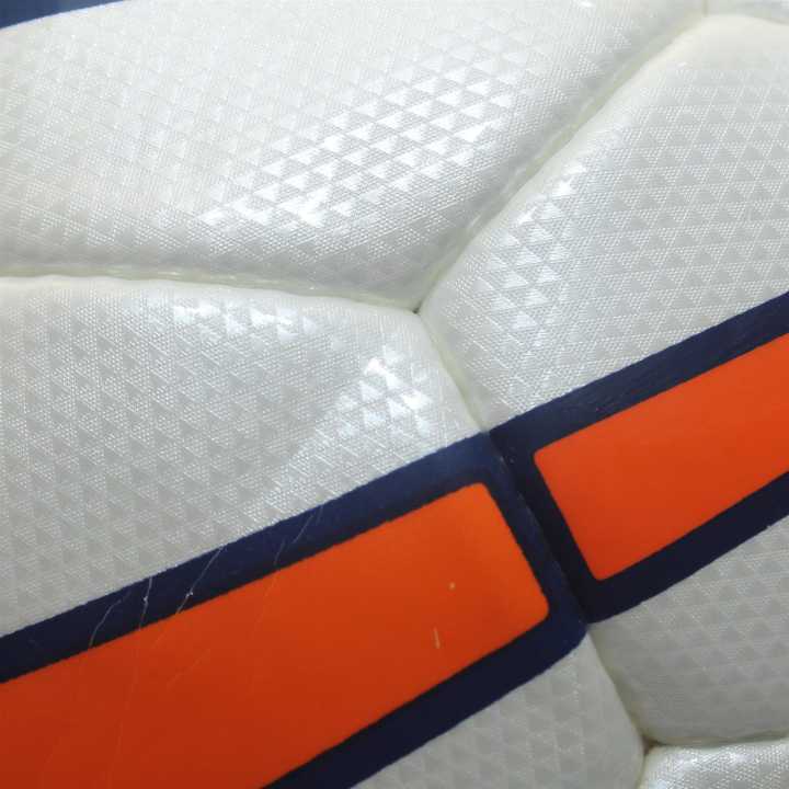 NIVIA%20Simpolo%20FIFA%20Quality%20Standard%20Match%20Football%20(SIZE-5)%20-%20Image%204