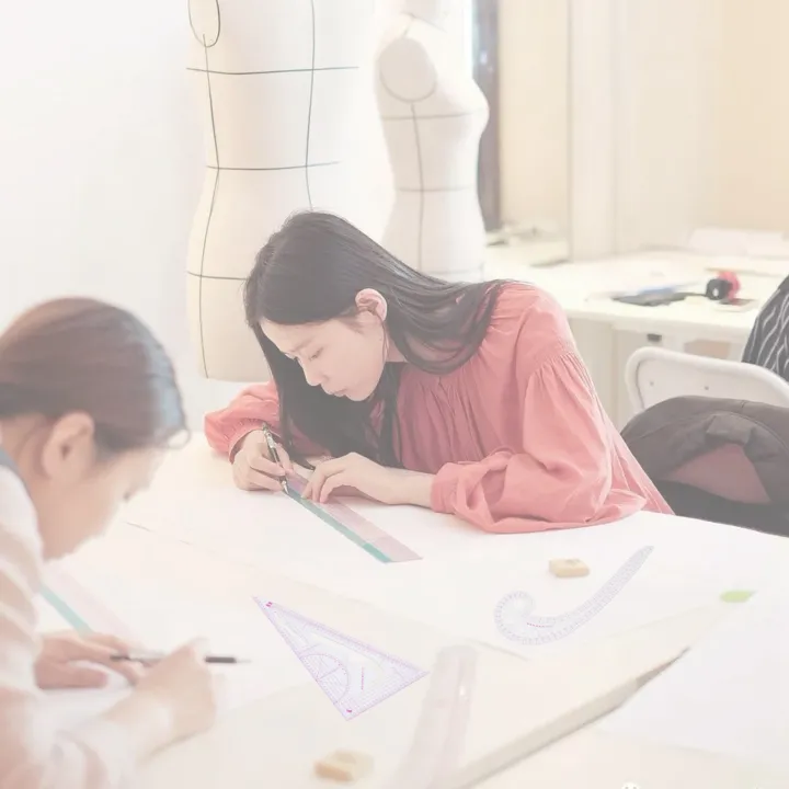 Sewing%20Ruler%20Set%20(4%20Pcs)%20-%20Metric%20Ruler%20Set%20French%20Curve%20Pattern%20Grading%20Ruler%20Dressmaking%20Drawing%20Drafting%20Measure%20Template%20Tools%204%20Style%20For%20Designers%20-%20Image%207