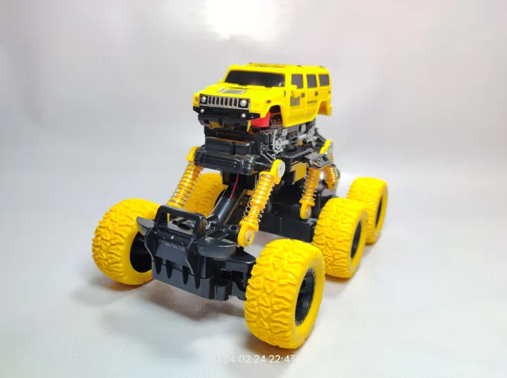 Remote%20Control%20Offroad%206%20Wheel%20Metal%20Body%20Roof%20Vehicle%20With%206%20X%20Suspension%20-%20Image%206