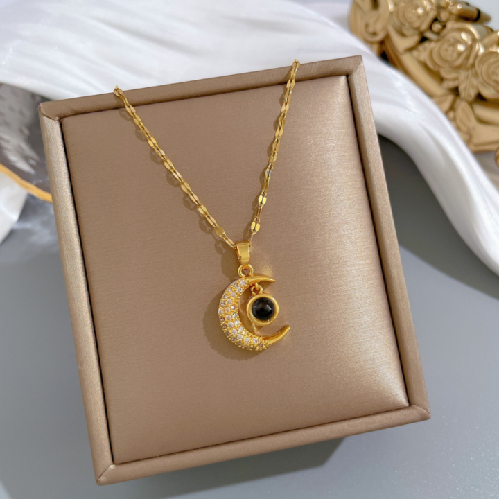 Adjustable%20Projection%20Necklace%20Romantic%20Lightweight%20100%20Languages%20Letter%20Necklace%20I%20Love%20You%20Pendant%20for%20Gift%20for%20Girlfriend%20-%20Image%204