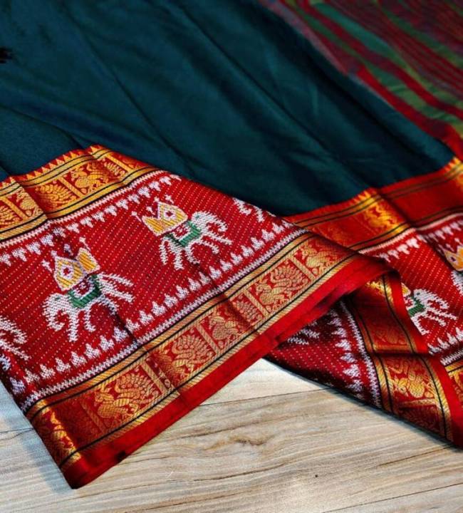 Woven%20Temple%20Border%20Narayanpet%20Cotton%20Silk%20Saree%20Green%20soft%20Women%20Traditional%20occasion%20Party%20Casual%20wear%20for%20special%20day%20Comfy%20Wear%20-%20Image%206