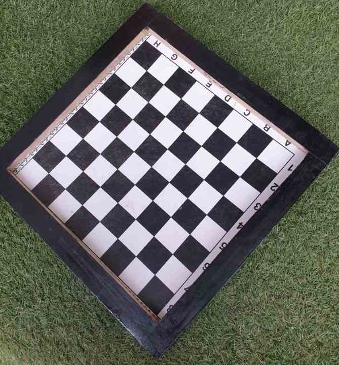 Wooden%2018%20Inch%20Chess%20and%20Lundo%20Board%20/%20Ludo%20and%20Chess%20Dual%20Wooden%20Board%20And%20Ludo%20and%20Chess%20Goti%20Combo%20Set%20By%20Mitrata%20-%20Image%204