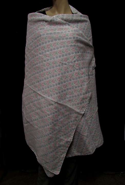Traditional%20Mulmul%20Dhaka%20Shawl%20With%20Boarder%20-%20Image%203