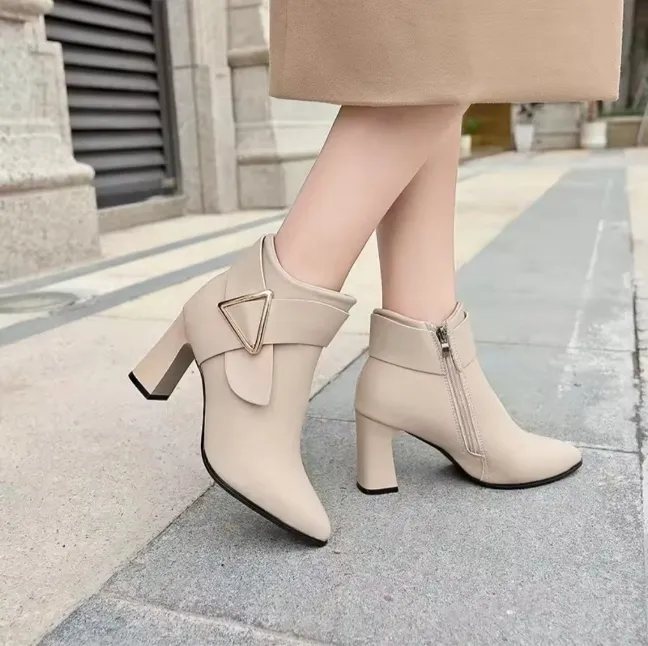 2024%20Luxury%20Women%20Winter%20Genuine%20Leather%20Short%20Boots%20Pointed%20Toe%20High%20Heels%20Zipper%20Ankle%20Boots%20Ladies%20Ethnic%20Style%20V615%20-%20Image%205