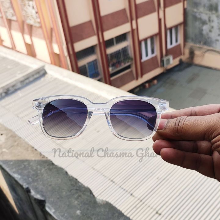 Transparent%20White%20Frame%20Black%20Lens%20Gentle%20Monster%20Sunglasses%20For%20Unisex%20-%20Image%203