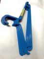 Plastic Clothes Hanger (Set of 6 Pieces). 