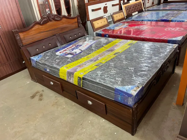 Rajdhani%20Furniture%20Queensize%20Bed%20with%20Brown%20Texture%20-%20Image%202