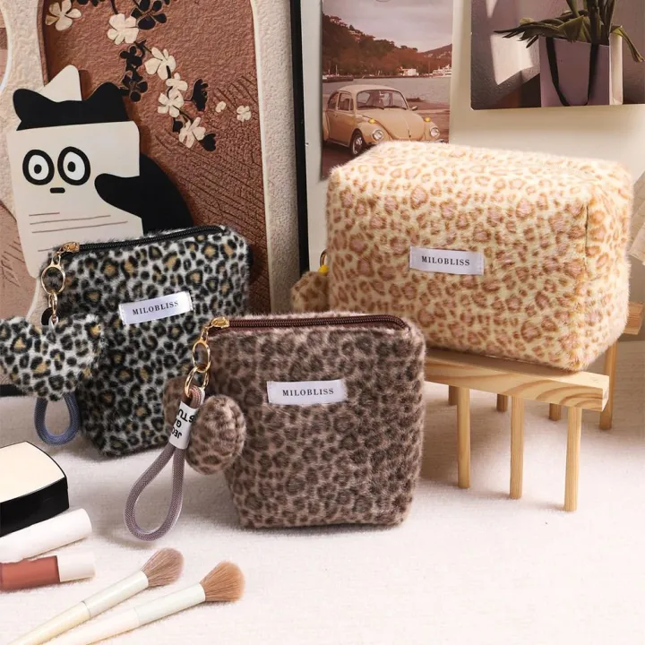 Retro%20Casual%20Women's%20Cosmetic%20Bag%20Large%20Capacity%20Portable%20Leopard%20Print%20Cosmetic%20Bag%20Leopard%20Print%20Pattern%20Lightweight%20Make%20Up%20Organizer%20Daily%20Use%20-%20Image%203