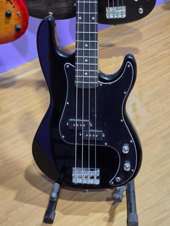 Sqoe%20bass%20Guitar%20-%20Image%204