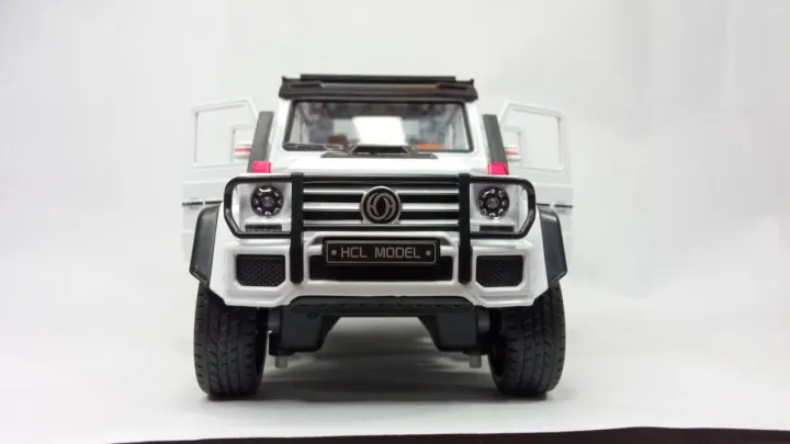 Remote%20Control%20Car,%20Mercedes%20Benz%20G%20Series%20Designed%20By%20HCF,%201:22%20Die%20Cast,%20Openable%20Doors,%20Booth,%20Bonnet,%20Humidity%20Fire%20Exhaust,%20Chargeable%20Battery%20-%20Image%204