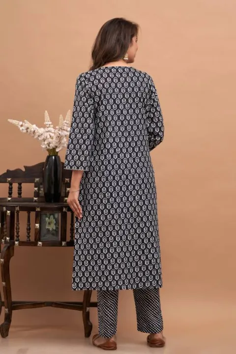 Women%20Pure%20Cotton%20Black%20Kurta%20Pant%20Dupatta%20Set%20Traditional%20Ethnic%20wear%20for%20all%20Occasion%20Casual%20Festive%20Party%20wear%20-%20Image%202