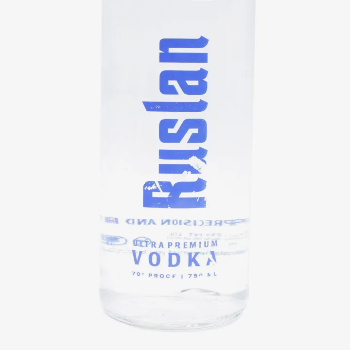 Ruslan%20Ultra%20Premium%20Vodka%20750ml%20-%20Image%204