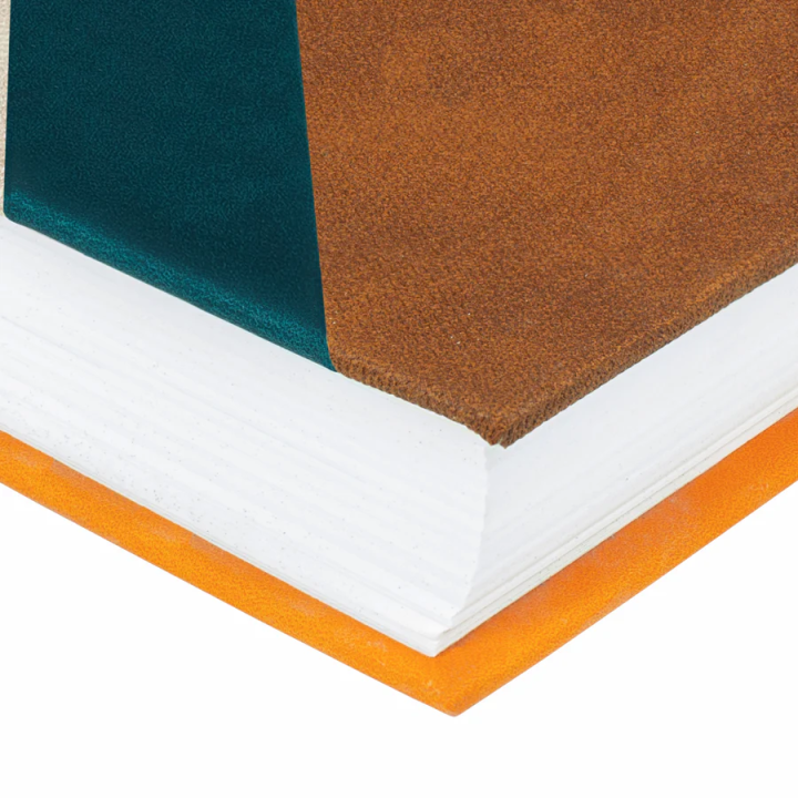 Anupam%20Fuzen%20Diary%202025%20(80%20GSM%20A5%20size%20with%20Free%20Pen)%20-%20Image%209