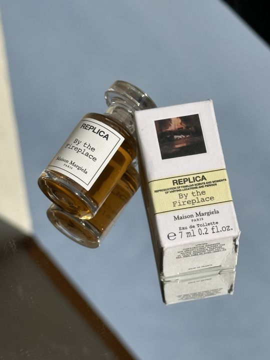 Replica%20By%20The%20Fireplace%20Eau%20De%20Toilette%20-%207ml%20-%20Image%202