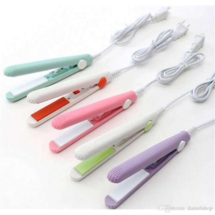 Portable%20Ceramic%20Hair%20Straightener%20with%20Auto%20Shut-Off%20&%20Heat-Resistant%20Coating,%20Mini%20Hair%20Styling%20Tool%20with%20Locking%20Temperature%20Control%20and%20Travel%20Storage%20Case%20-%20Image%202