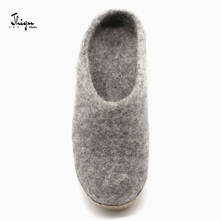 Premium%20Felt%20Wool%20Slippers%20for%20Women,%20Cozy%20and%20Moisture-Wicking%20-%20Image%203