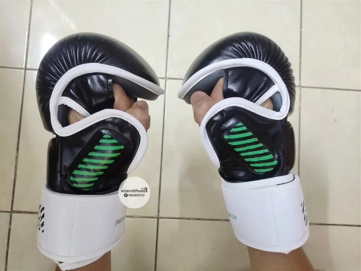 GUS'S%20BN%20sparring%20MMA%20gloves%20-%20Image%205