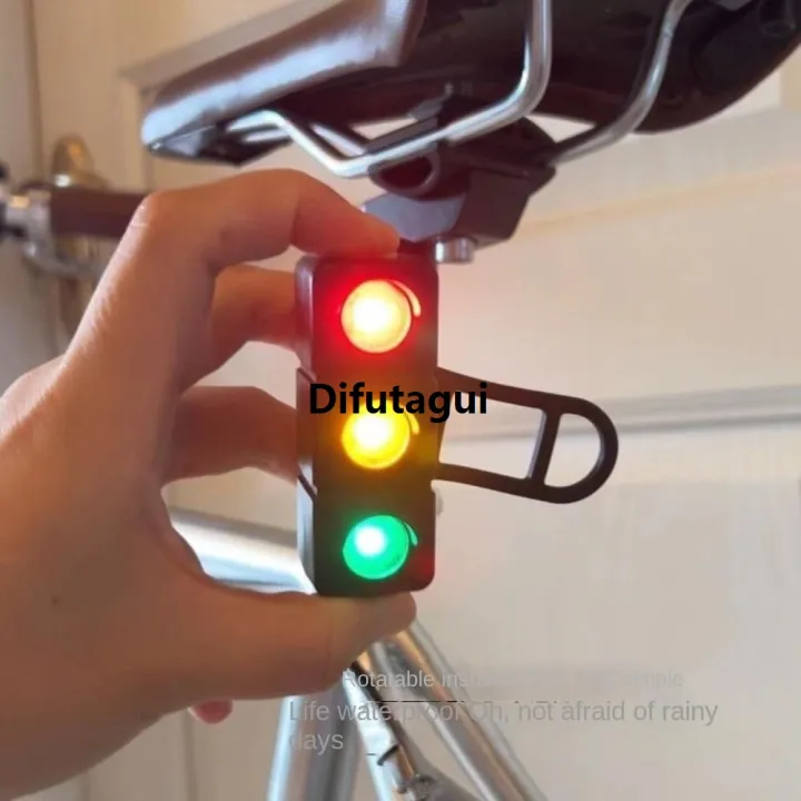 Difutagui%202025%20NEW%20Flash%20Tail%20Rear%20Lights%20Waterproof%20Bicycle%20Tail%20Light%20Smart%20Warning%20Sales%20promotion%20Bicycle%20Rear%20Light%20Multifunctional%20Charging%20Led%20Bike%20Light%20Riding%20-%20Image%208