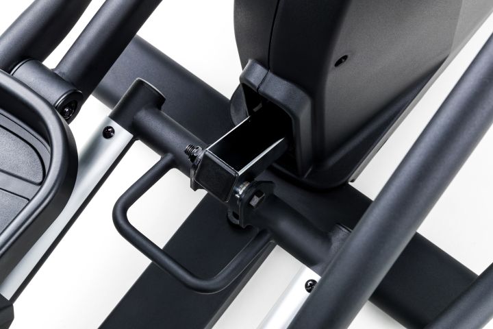 Sole%20New%20E20%20Elliptical%20(Cross%20Trainer)%20with%20incline%20-%20Image%207