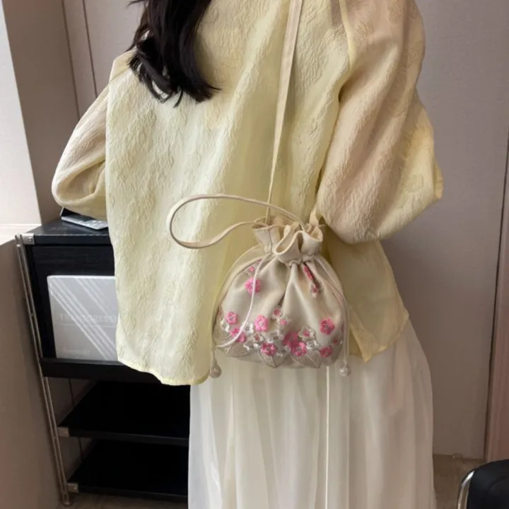 Chinese%20Hanfu%20Drawstring%20Bag%20Elegant%20Shoulder%20Bag%20Ethnic%20Style%20Floral%20Bucket%20Bag%20Ancient%20Style%20Hanfu%20Accessories%20Embroidery%20Flower%20Handbag%20Shopping%20-%20Image%207