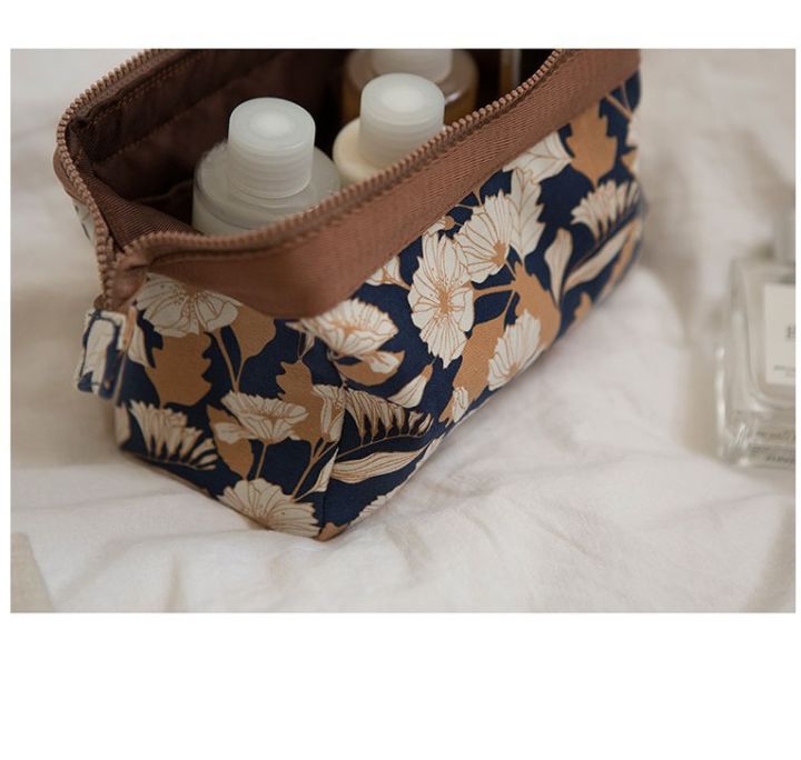 Korean%20Pouch%20Nylon%20Cosmetic%20Travel%20Make%20up%20Bag%20-%20Image%203