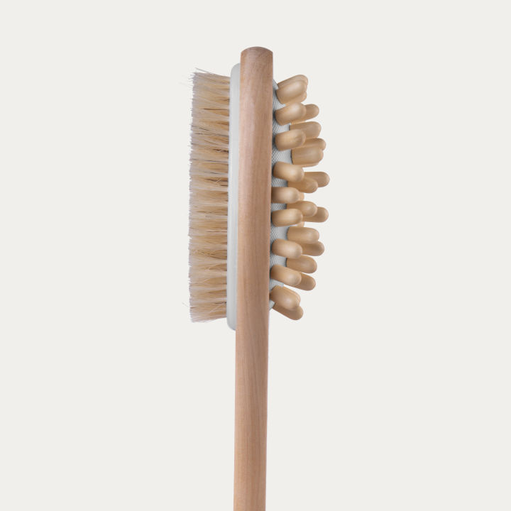 Bamboo%20Exfoliating%20Wet%20and%20Dry%20Bath%20Body%20Brush%20with%20Handle%20-%20Image%205