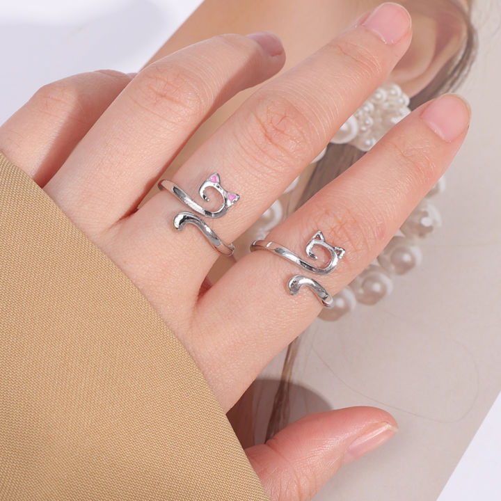 Yarn%20Ring%20Crochet%20Cat%20Ears%20Rings%20Adjustable%20Size%20Tension%20Ring%20Beginner%20Crocheting%20Knitting%20Ring%20Regulator%20Tool%20for%20Finger%20-%20Image%205