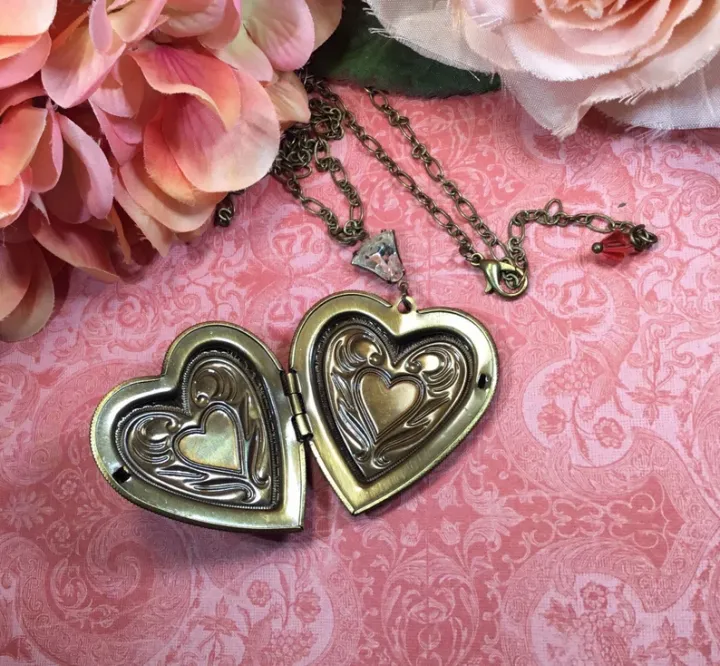 ANX%20Vintage%20Lovers%20Locket%20With%20Photo%20Holder%20Inside/Lockets%20For%20Couples/Aesthetic%20-%20Image%202