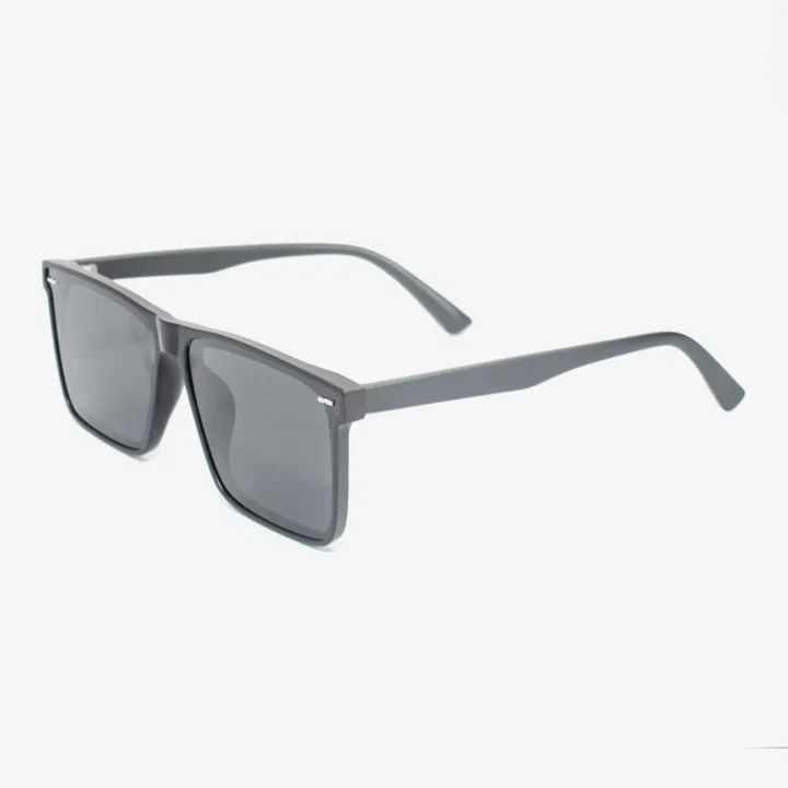 Black%20Stylish%20Flat%20Design%20UV%20Protected%20Polarized%20Sunglasses%20For%20Men%20-%20Image%203