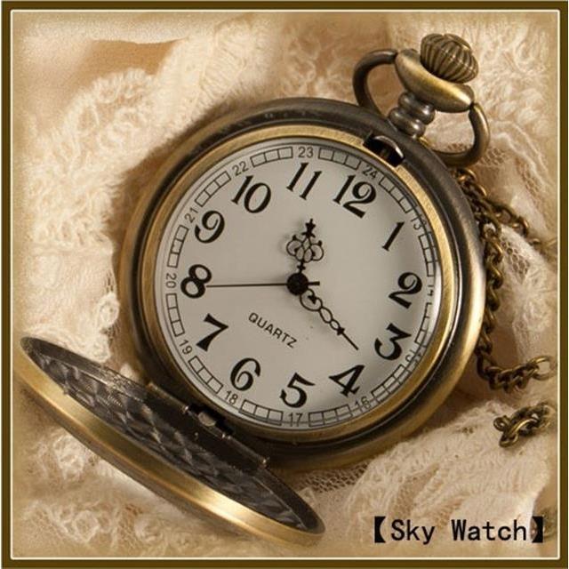 Classic Fashion Retro Flip Pocket Watch for Women with Roman Numerals, Couple Quartz Non-Mechanical Electronic Watch for Men