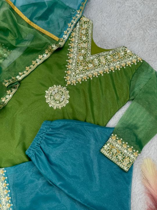 Elegant%20Soft%20Twill%20Net%20Silk%20Heavy%20Embroidery%20Top-Plazzo%20Set%20with%20Dupatta%20By%20Sapnaaz%20Fashion%20-%20Image%208