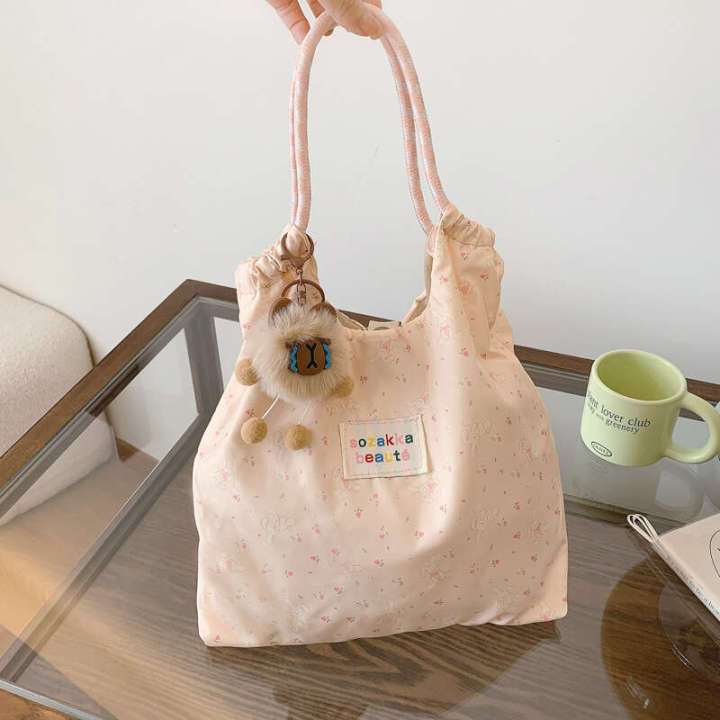 Korean%20Style%20Emed%20Cute%20Cartoon%20Canvas%20Single%20Shoulder%20for%20Women%20Large%20Capacity%20Handheld%20Shopping%20Commuting%20Tote%20Bag%20-%20Image%207