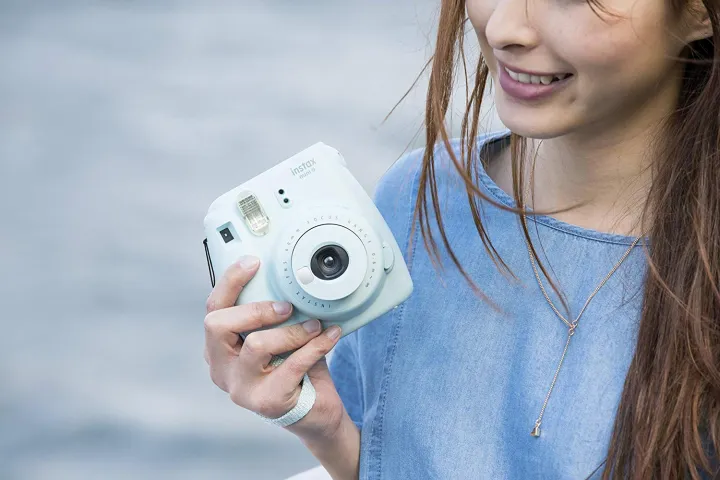 Fujifilm%20Instax%20Mini%209%20Instant%20Camera%20-%20Ice%20Blue%20-%20Image%2010