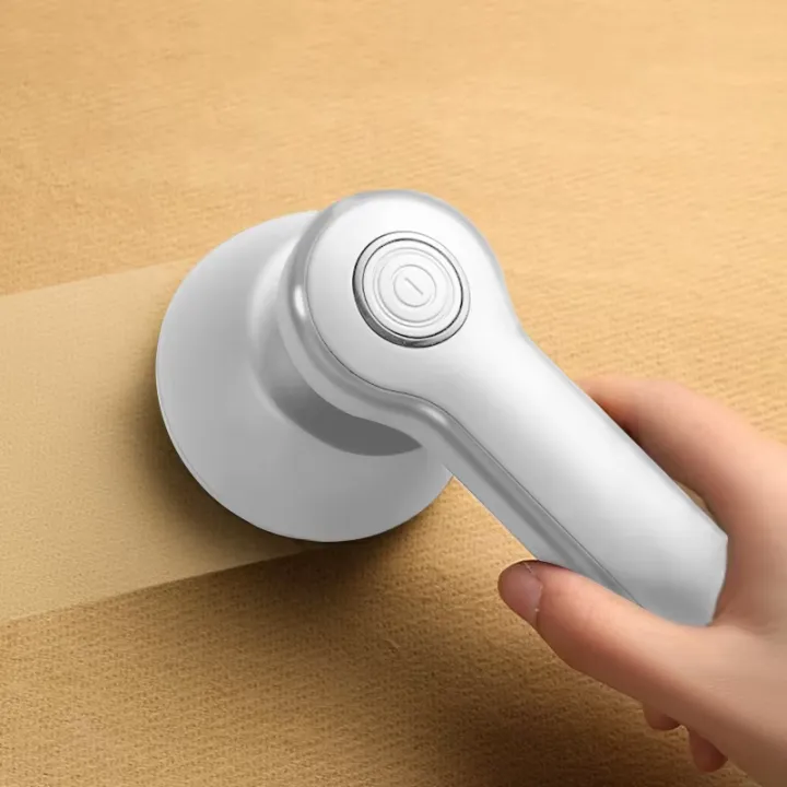 Electric%20Lint%20Remover%20Stainless%20Steel%20Blades%20Remover%20Safe%20USB%20Fabric%20Shaver%20-%20Image%204