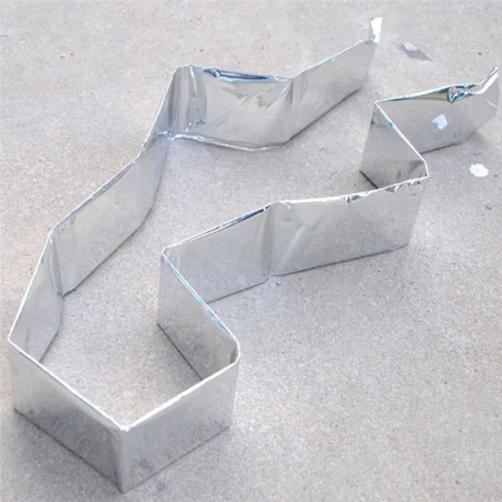 20PCS%20Emergency%20Blankets%20Thermal%20Blanket%2082.7%20X%2051%20In.%20Survival%20Blankets%20Heavy%20Duty%20Camping%20Gear%20-%20Image%202