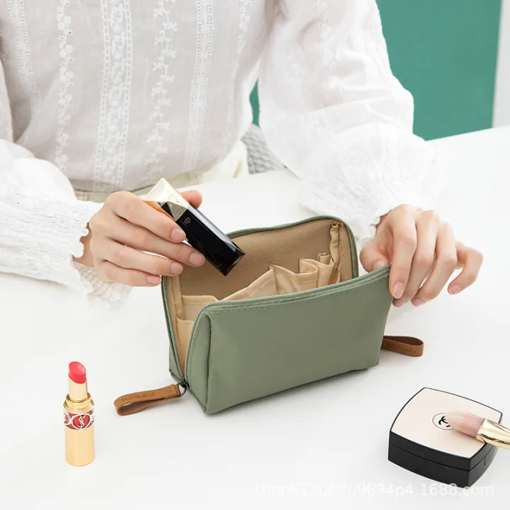 Korean%20version%20of%20lipstick%20envelope%20makeup%20bagSimple%20and%20delicate%20travel%20clutch%20bag,%20portable%20mini%20travel%20cosmetics%20storage%20bag%20-%20Image%203