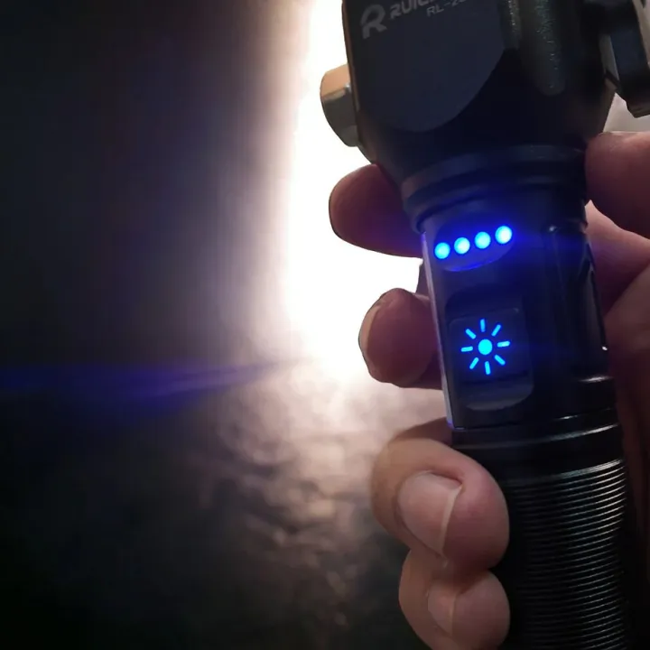 Ruilang%20RL-233%20Multifunctional%20High%20Power%20Telescopic%20Rechargeable%20Torch%20With%20RGB%20LED%20Flashlight%20-%20Image%202