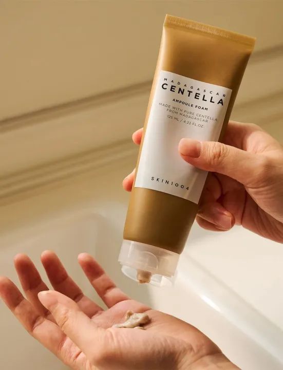 SKIN1004%20Madagascar%20Centella%20Ampoule%20Foam%20Cleanser%20125ml%20-%20Image%203