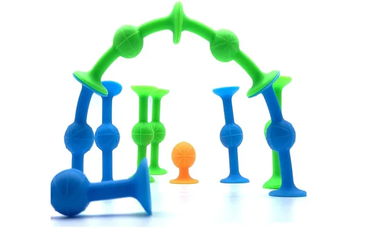 Silicon%20darts%20Game%20Set%20-%20Indoor,%20Outdoor%20Suction%20Cup%20Throwing%20Game%20Big%20Dart%20-%20Image%204