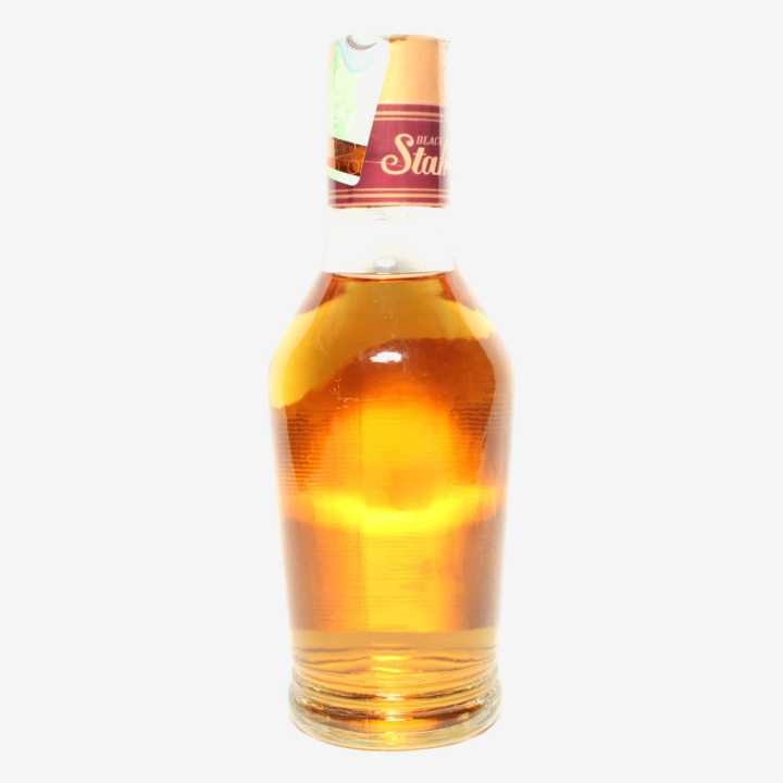 Black%20Stallion%20Premium%20Matured%20Blend%20Whiskey%20180ml%20-%20Image%203