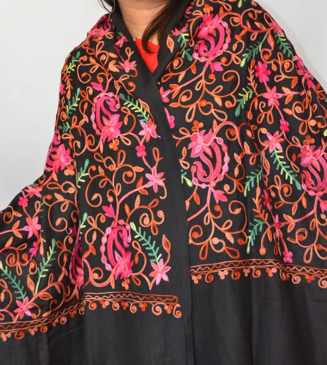 Sunshine%20Black%20Full%20Jaal%20Kashmiri%20Work%20Pashmina%20Shawl%20For%20Women%20-%20Image%205