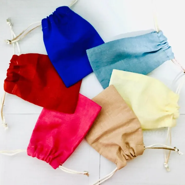 Small%20Gift%20bag%20Durable%20Packaging%20Jewelry%20Cloth%20drawstring%20bags%20Wedding%20High-grade%20Jewelry%20pouch%20for%20Wedding%20favors%20Party%20giveaways%20Jewelry%20storage%20Small%20gift%20packaging%20Suitable%20for%20all%20ages%20-%20Image%202