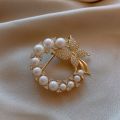 Fashion Tulip Flower Brooch Golden Pearl Jewelry Elegant Design Luxury Clothing Accessories Men Women. 