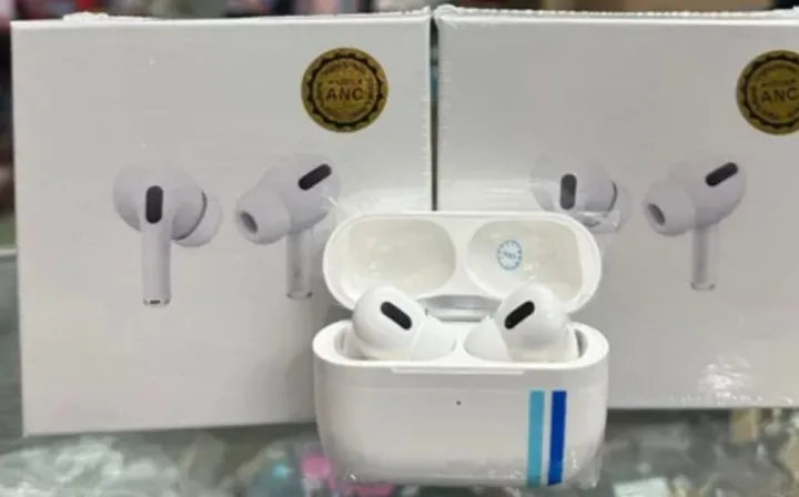 True%20Wireless%20Bluetooth%20Earbuds%20Pro%202%20with%20Charging%20Case%20and%20Touch%20Control%20-%20Image%204
