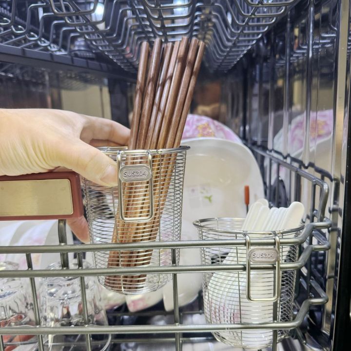 Basket,%20kitchen%20utensils,%20hanging%20spoons,%20forks,%20cages,%20regardless%20of%20tableware%20storage%20boxes,%20Luxury%20multi-functional%20drainage%20chopsticks,%20rusty%20steel%20wall-hung%20chopsticks,%20and%20chopstick%20storage%20-%20Image%208