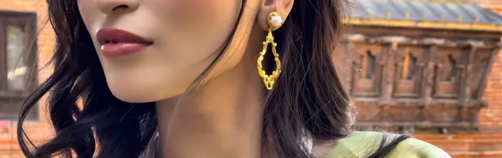 MIIR%20Gatha%20Pearl%20Necklace%20Set%20%7C%20Gold%20Plated%20Panchadhatu%20Long%20Necklace%20with%20Earrings%20%7C%20Traditional%20Nepali%20Heritage%20Jewelry%20-%20Image%202