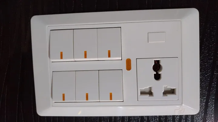 6%20Gang%20switch%20+%20Socket%20Size%203/5%20-%20Image%203