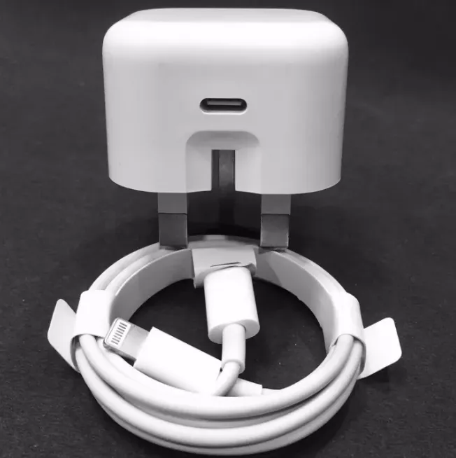 50W%20/%2025W%20/%2020W%20Fast%20Charger%20USB-C%20to%20Lightning%20Cable%20%7C%20Genuine%20Three-Pin%20Power%20Adapter%20for%20i-Phone%20X%20to%2014%20Pro%20Max%20%7C%20Safe%20&%20Rapid%20Charging%20-%20Image%207